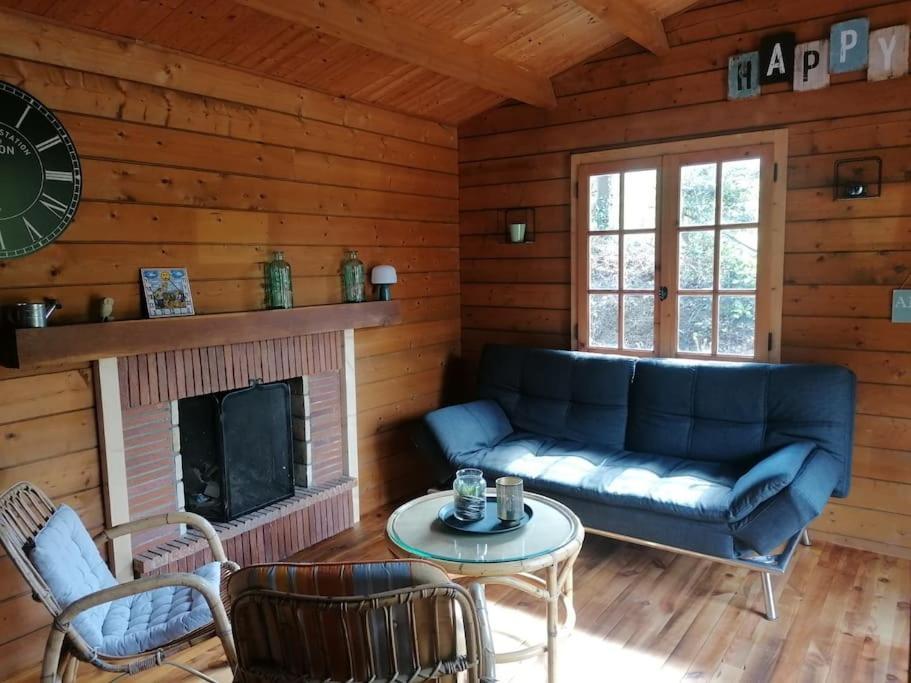 Chalet En Pleine Nature Au Bord D'Un Etang Lanvallay Exterior foto